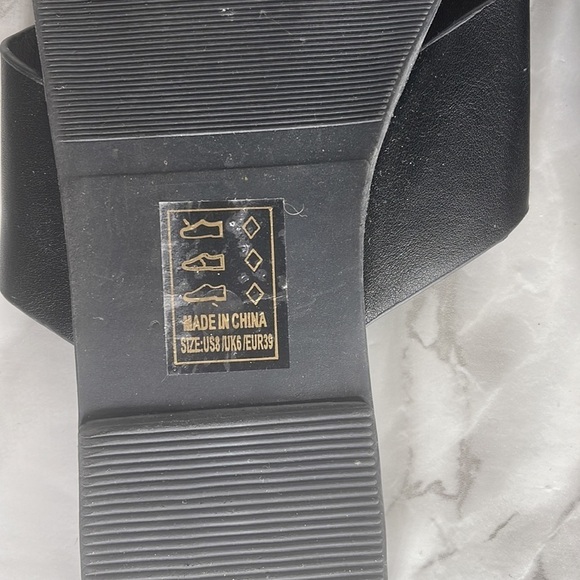 QUPID criss cross womens black sandals - Picture 5 of 5